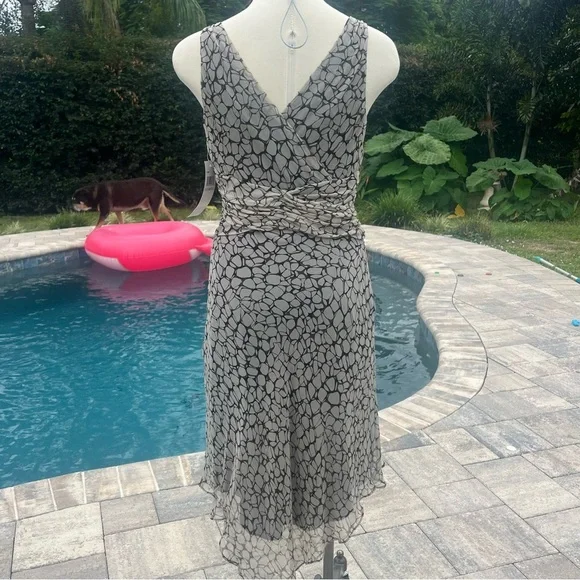 London Times Black and Cream Sleeveless Midi Dress - Picture 10 of 15